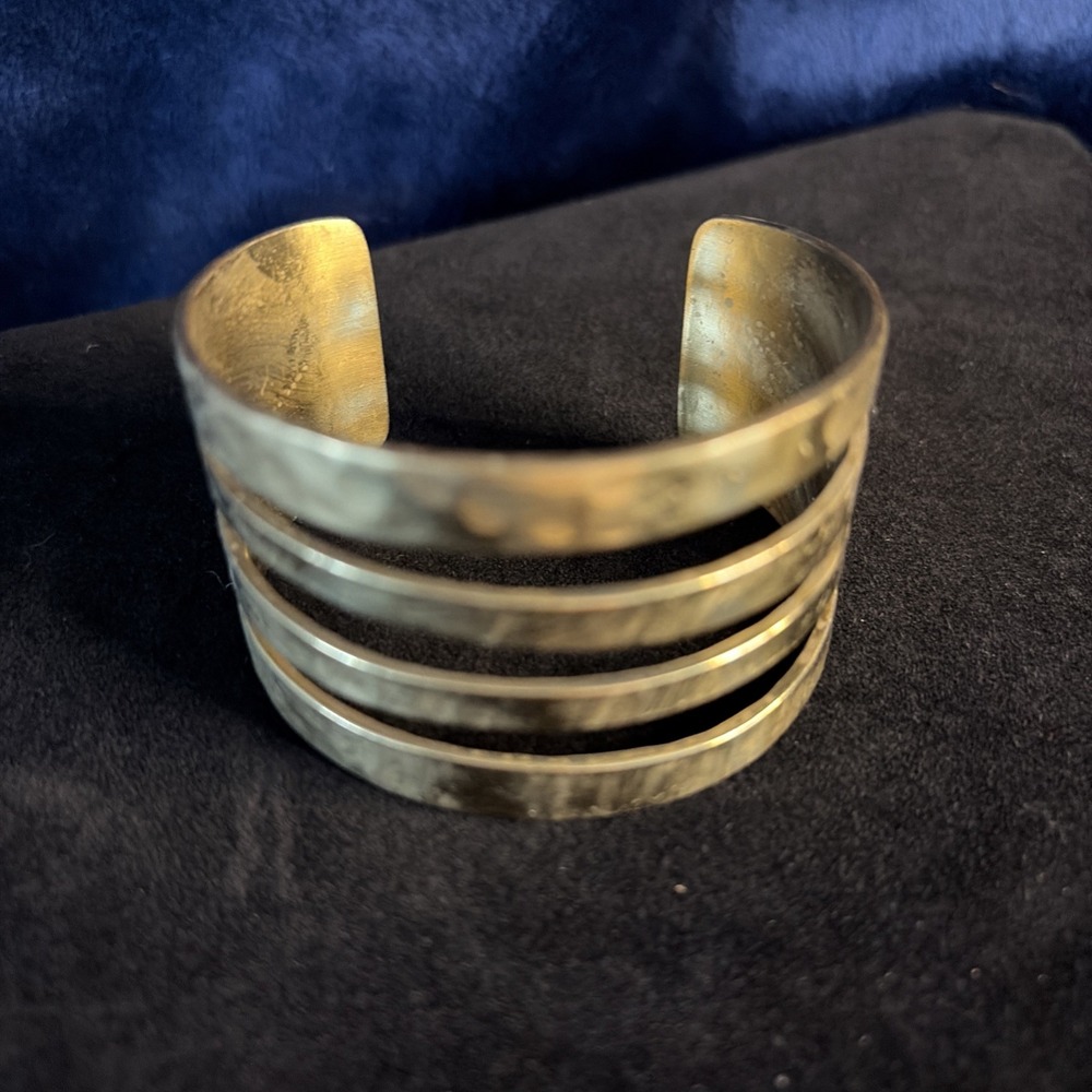 Rustic Cuff Gold Tone Multi-Band Cutout Cuff & Textured Leaf Bangle Sold As Pair - Picture 9 of 13